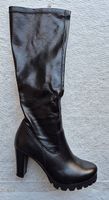 Bottes à talons en cuir