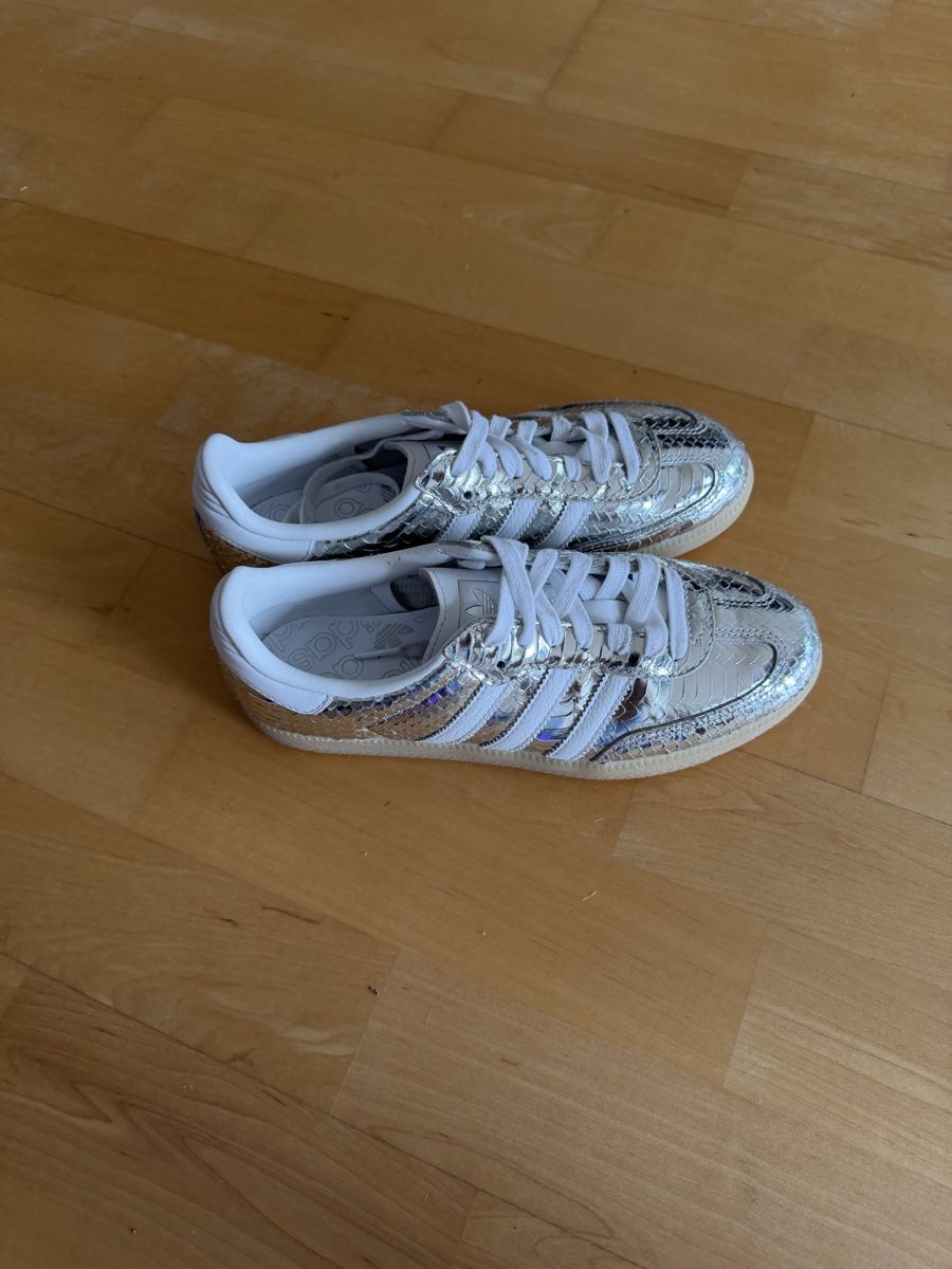 Damenschuhe: Adidas Samba Damen Sneaker Silber – Gebraucht aus Alosen von .AMEA. 6