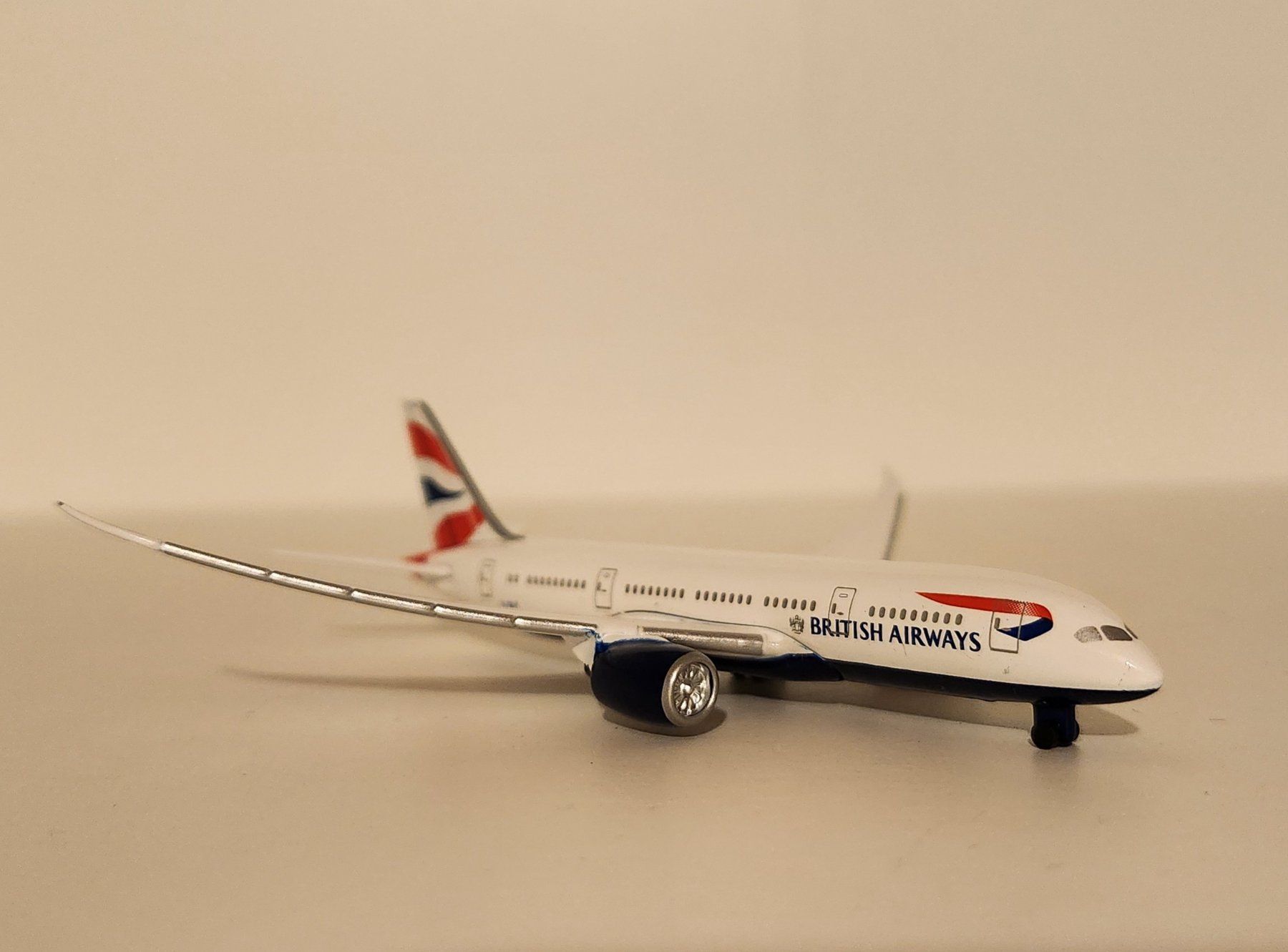 Schuco Kit di modellismo & Modellini statici: Schuco/Schabak 1/600 British Airways – Nuovo (secondo la descrizione) da Wittenwil venduto da ced_q8j7 1