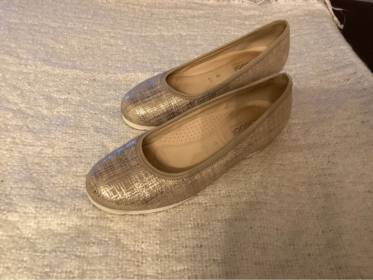 Gabor Scarpe da donna: Gabor Ballerinas, Gr. 4,5 ,Gold Optik – Usato da Cham venduto da Lanza08