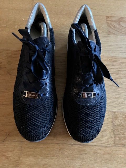 Chaussures femmes: Laufschuh – D'occasion à Lufingen par Montreux
