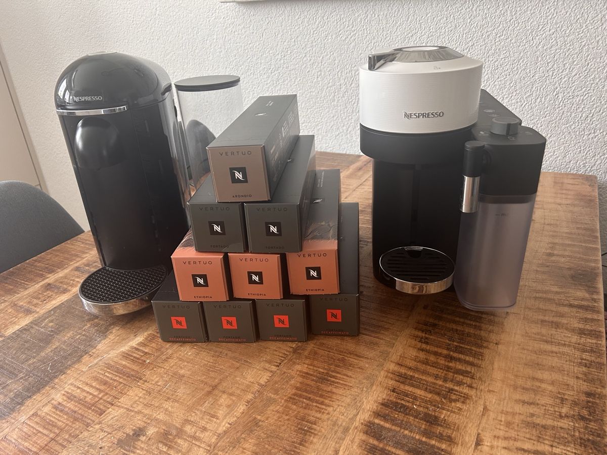 Nespresso Kaffeemaschinen & Espressomaschinen: Nespresso Kaffeemaschine Vertuo  – Gebraucht aus Thun von Anni1977