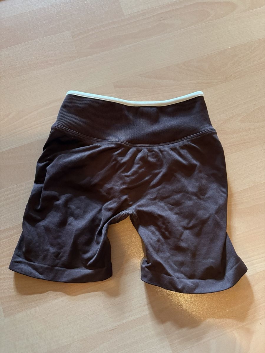 Teveo Leggings: Teveo Scrunch Shorts - XS – Usato da Ermenswil venduto da mar.nath 2