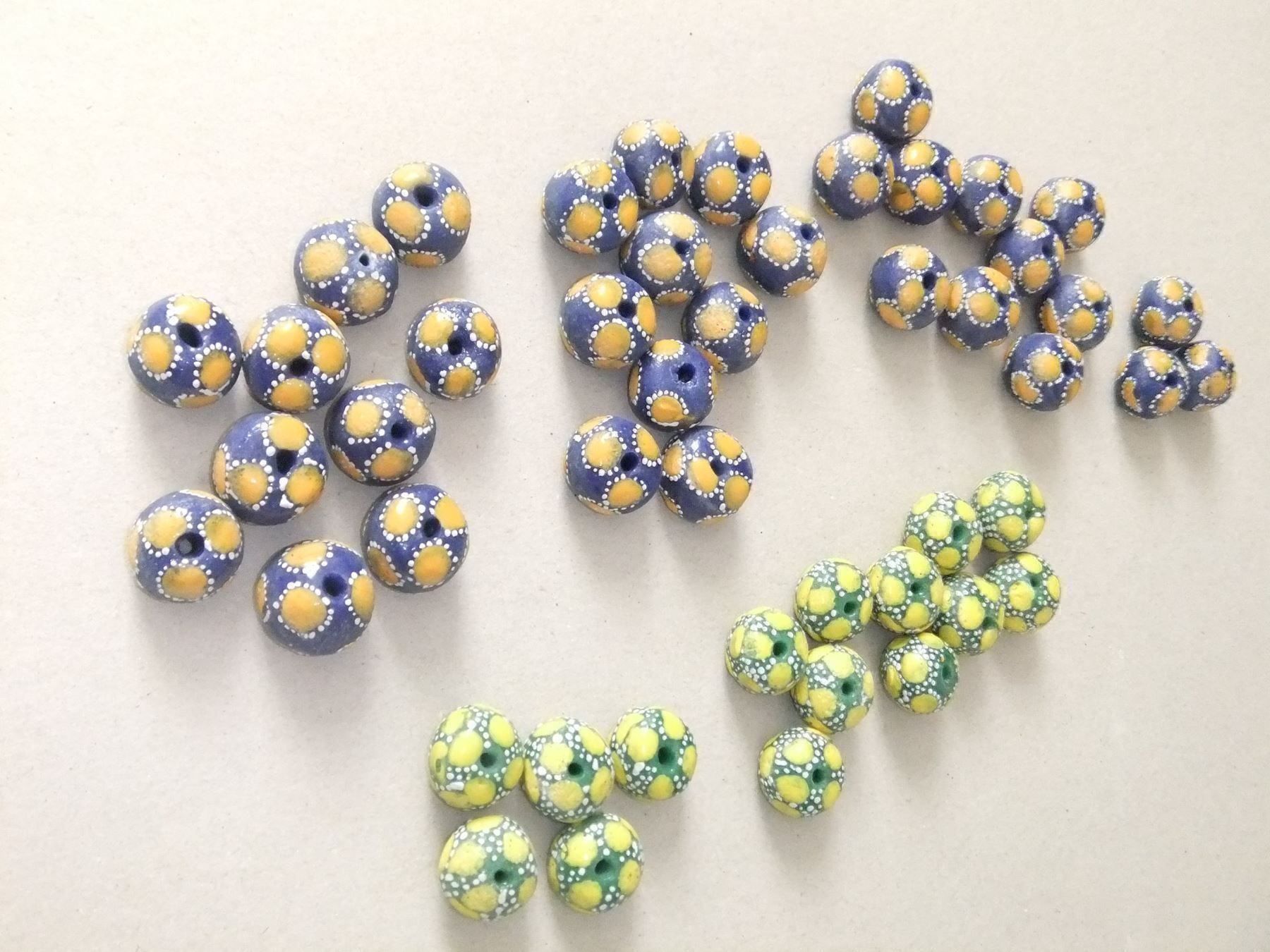 Perle (finte): 48 Beads Millefiori / antike Glasperlen – Usato da Esslingen venduto da eintagammeer