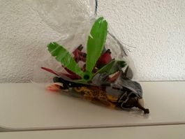 Tüte mit Playmobil und anderes Spielzeug