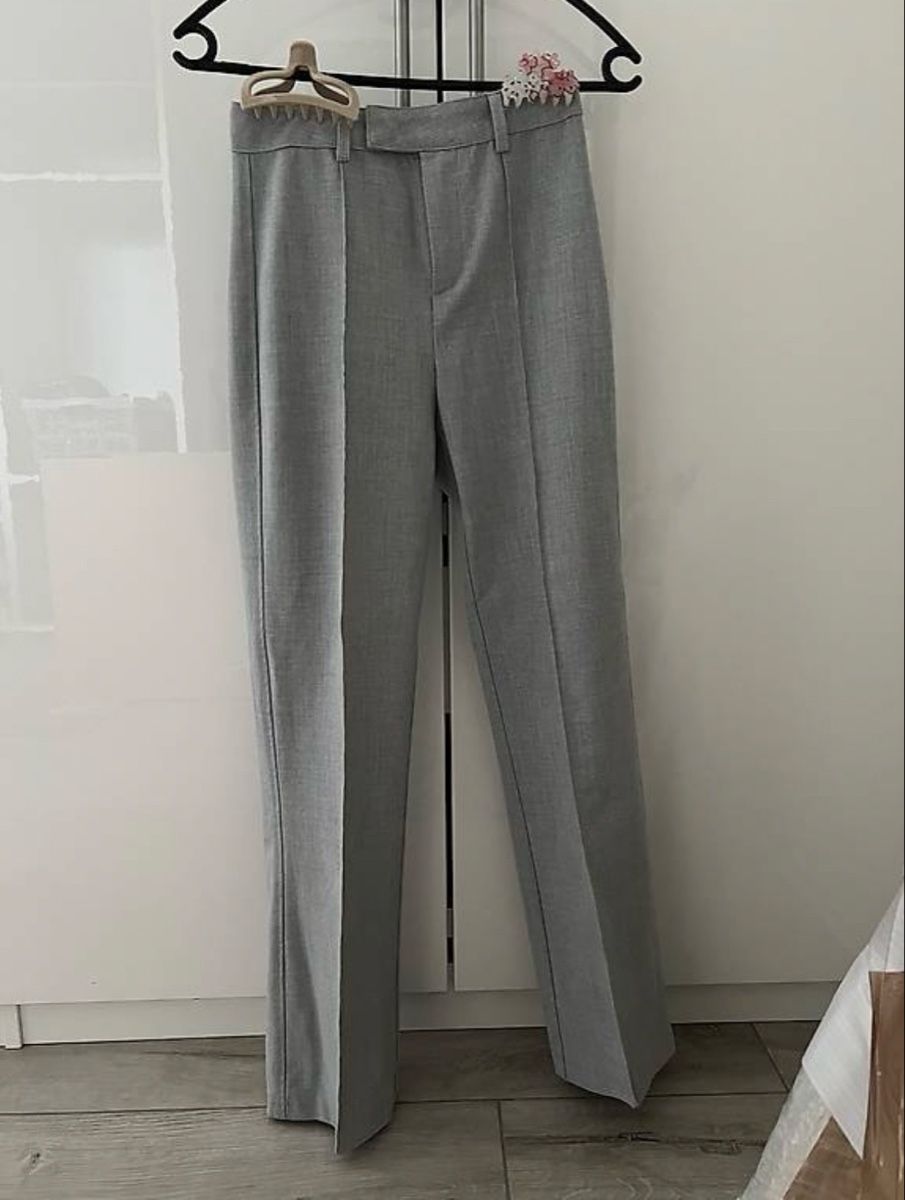 Bershka Hosen: Graue Anzugshose – Gebraucht aus Dietikon von Mischi2167