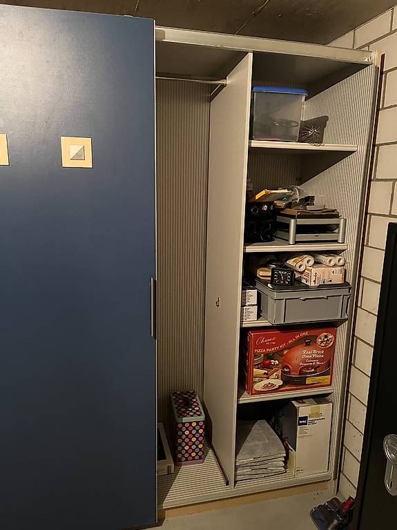 Armadi: Kasten, Schrank mit Schiebetüren – Usato da Reiden venduto da Hgeri 2