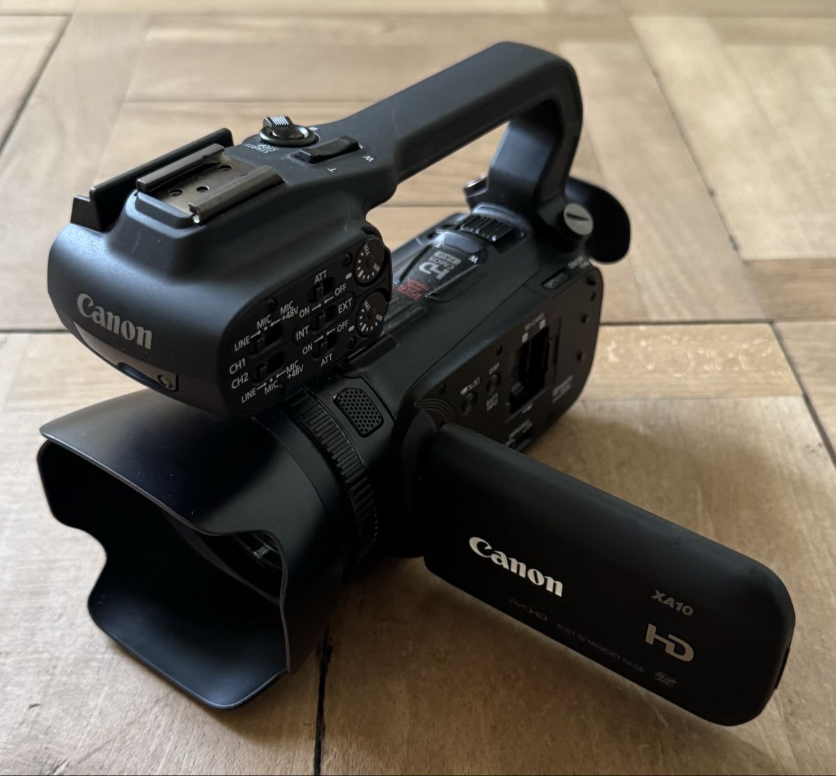 Canon Caméscopes: Canon XA10 – D'occasion à Diesse par Fioricello2 2