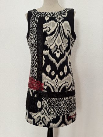 Robe Desigual, taille 44 (petit) noir et blanc