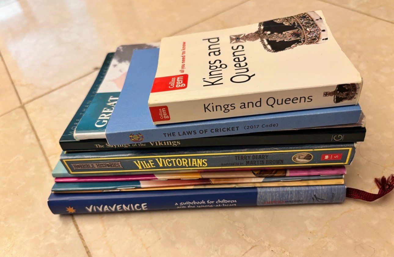 Libri: History Book Collection – CHF 3 each – Nuovo (secondo la descrizione) da Basel venduto da mar_dgx7 2
