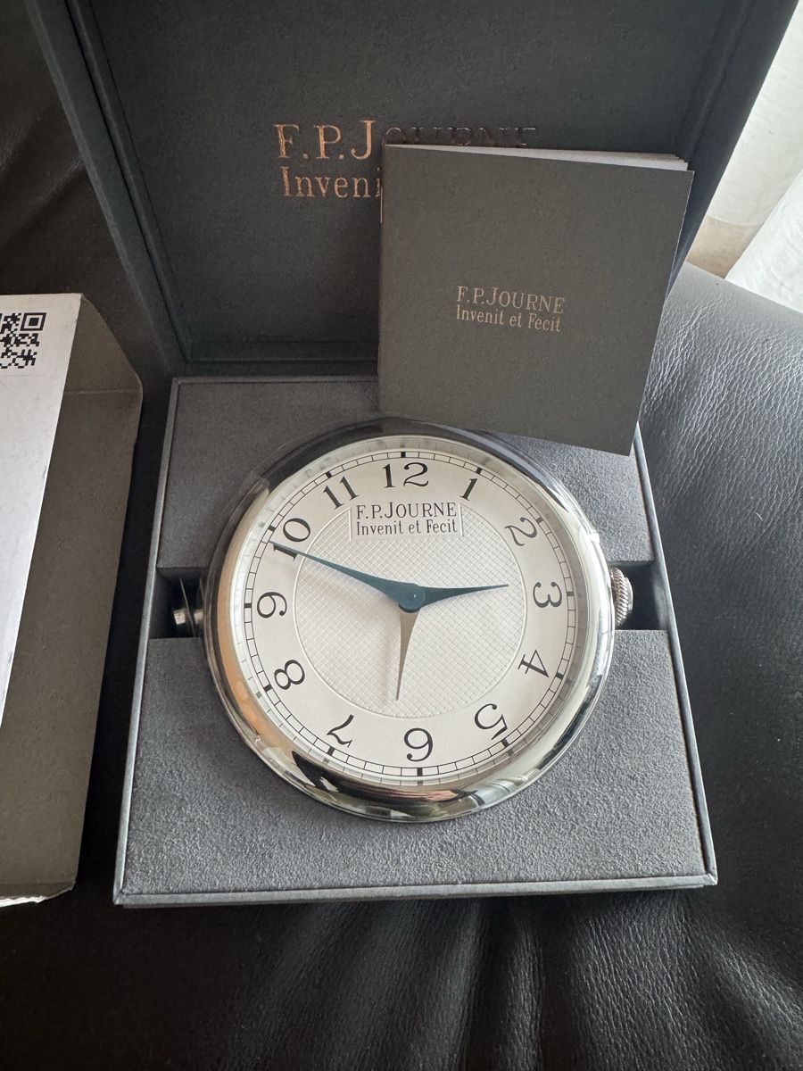 Orologi: Full Set 2026, F.P. Journe Desk Click, NEW – Nuovo e nell'imballaggio originale da Chur venduto da lucretiawatches