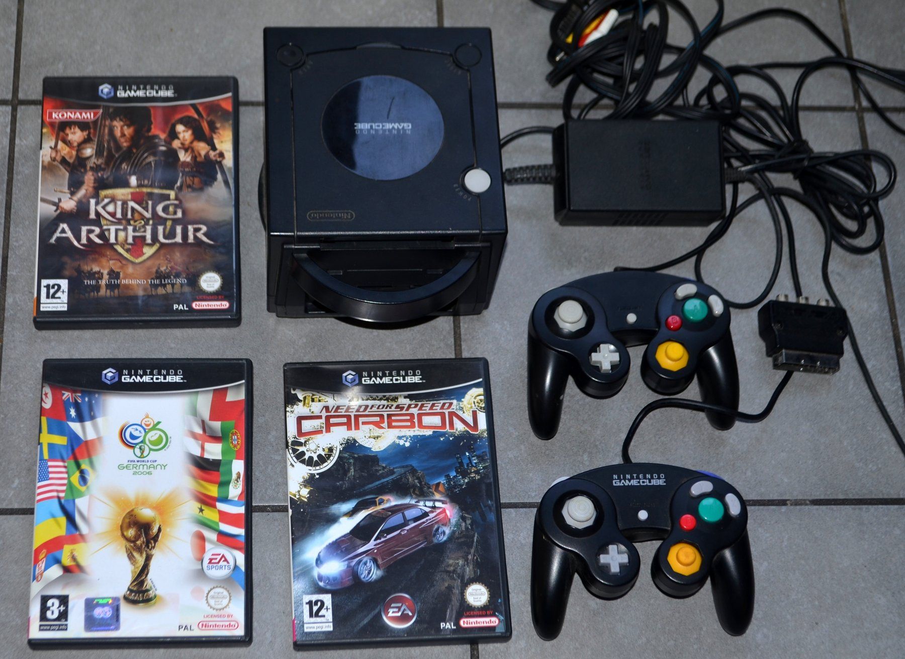 Nintendo Consoles: Nintendo Game Cube GameCube – D'occasion à Collonges par arashee