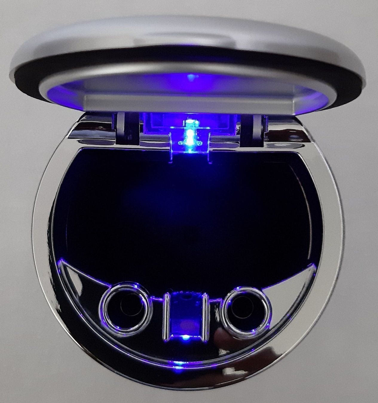 Aschenbecher: AUTO-LED-ASCHENBECHER Silber +1 GRATIS Luftfrischer – Neu und originalverpackt aus Seuzach von VT-Collections2 3