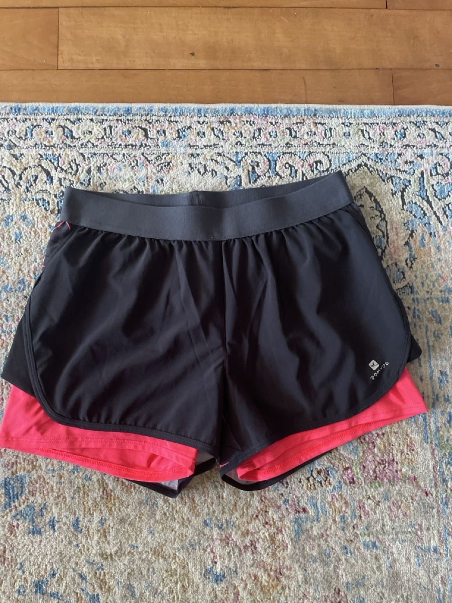 Pantaloni: Kurze Sporthose 149-159 cm – Usato da Wahlen b. Laufen venduto da Salome7