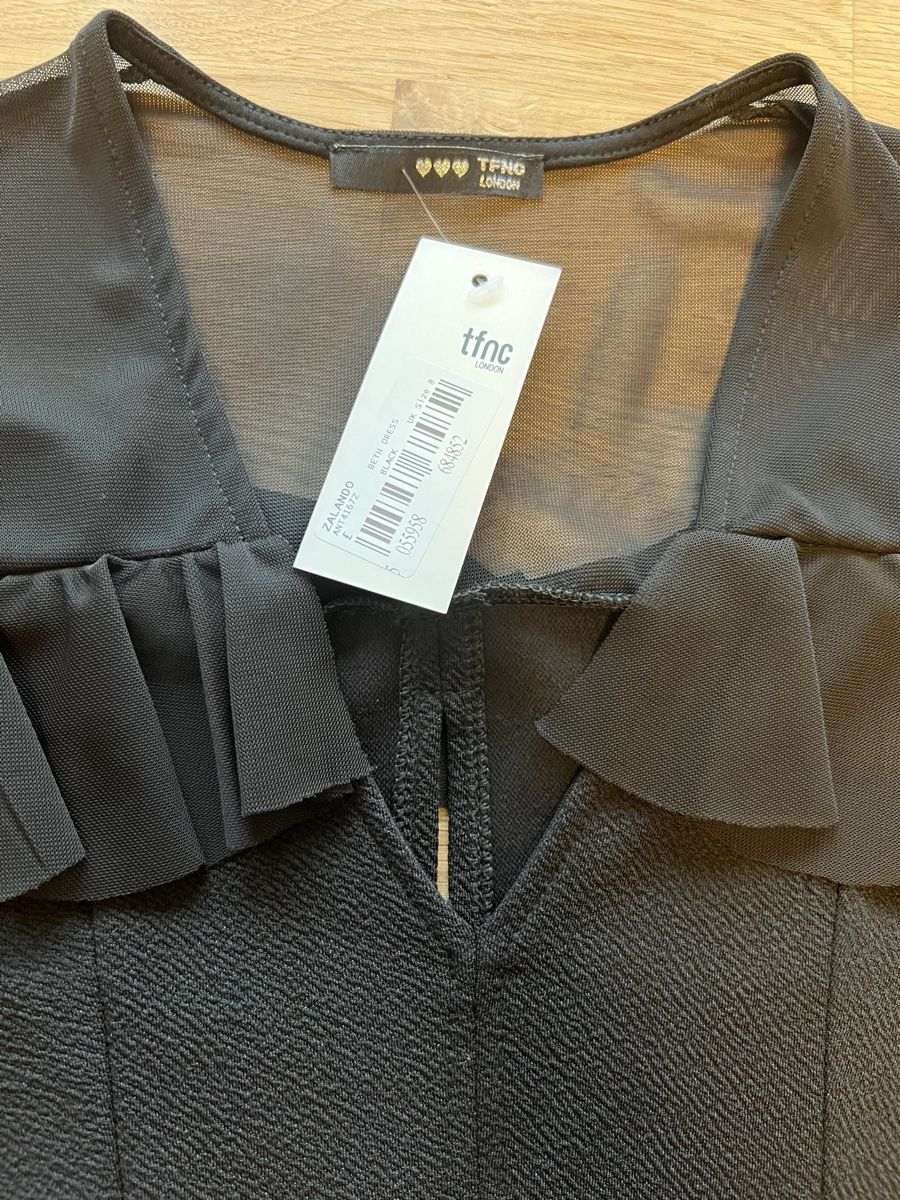 Vestiti: TFNC Schwarz Kleid Gr. 34 Neu – Nuovo (secondo la descrizione) da Zollikerberg venduto da Huglina 2