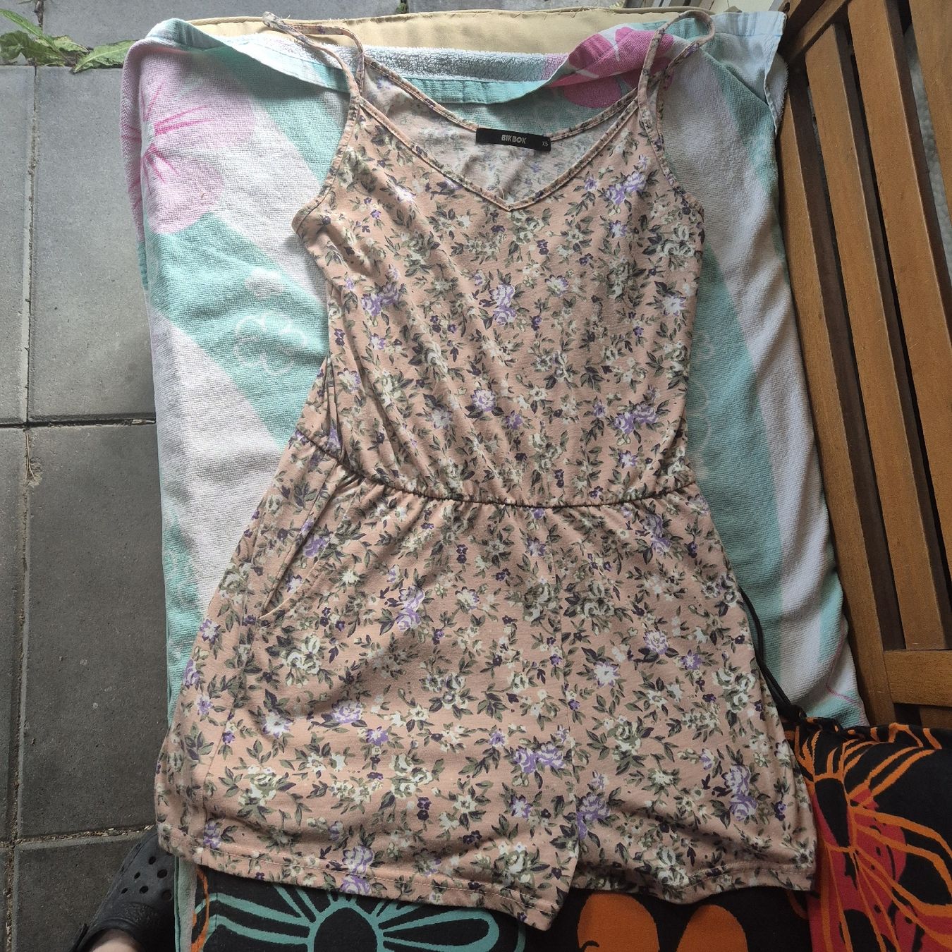 Tute: Sommerjumpsuit Blumenmuster  Grösse XS – Nuovo (secondo la descrizione) da Windisch venduto da Europapark18