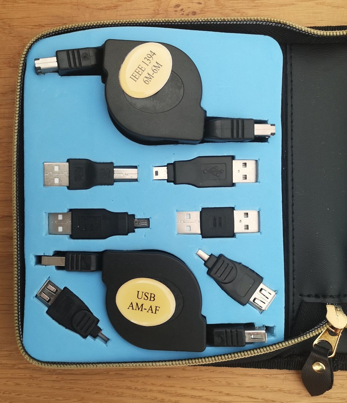 Unità & Adattatore: Kompaktes 12-teiliges USB - Adapter-Set in Box – Usato da Zürich venduto da Tanteemma369 1