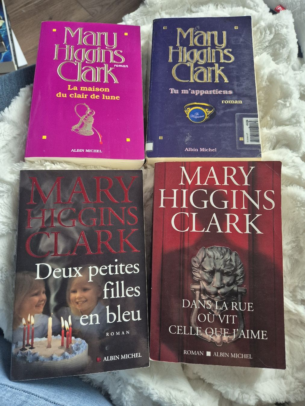 Libri: Lot de 8 romans de Mary Higgins Clark – Usato da Courfaivre venduto da LRolle 3
