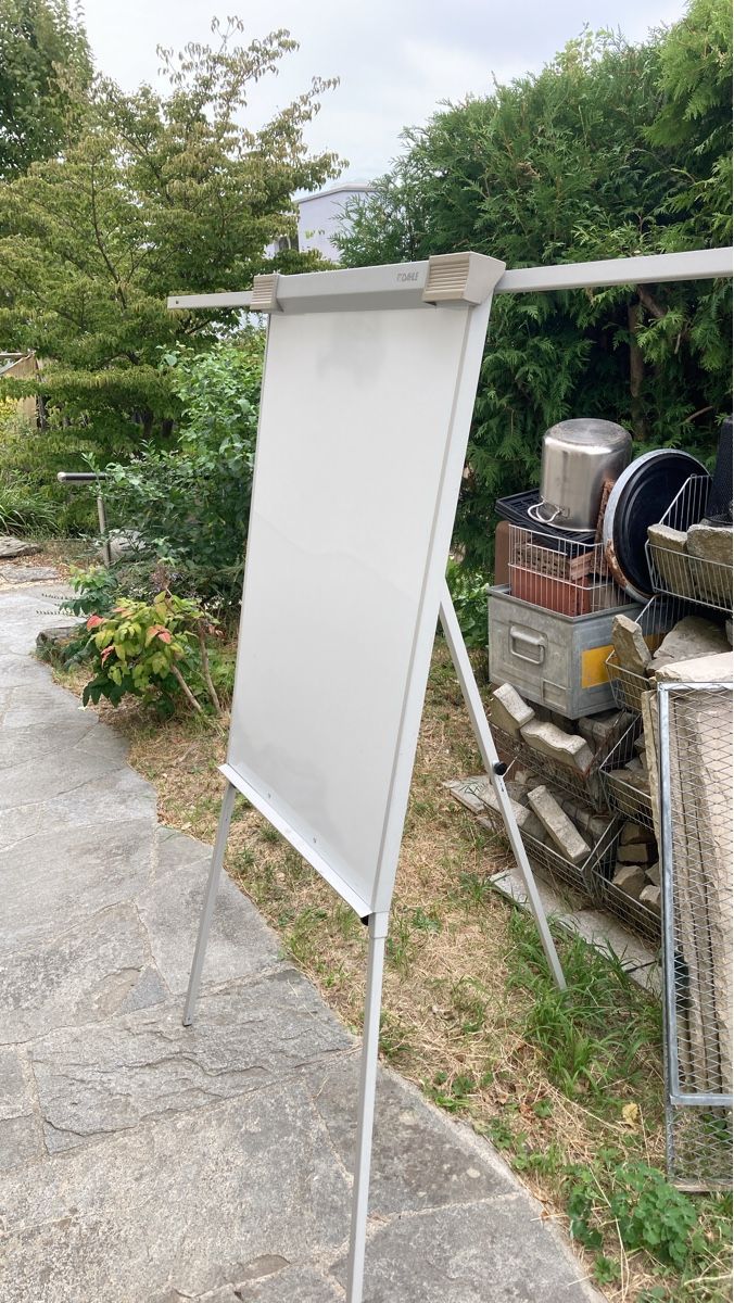 Sonstige Dekorationen & Accessoires: Flipchart Ständer weiss Metall gebraucht – Gebraucht aus Winterthur von Smass