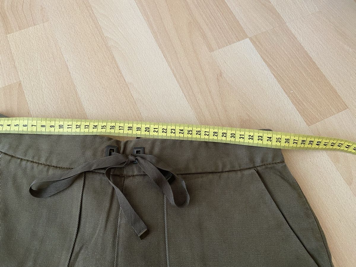 Zara Pantalons: Zara Shorts khaki – D'occasion à Dietlikon par Luna77 2