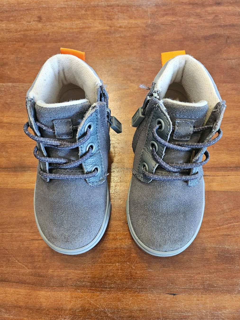 Ugg Scarpe per ragazzi: UGG Übergangs Schuhe Gr. 23,5 – Nuovo (secondo la descrizione) da Baar venduto da Naedels-Kreationen