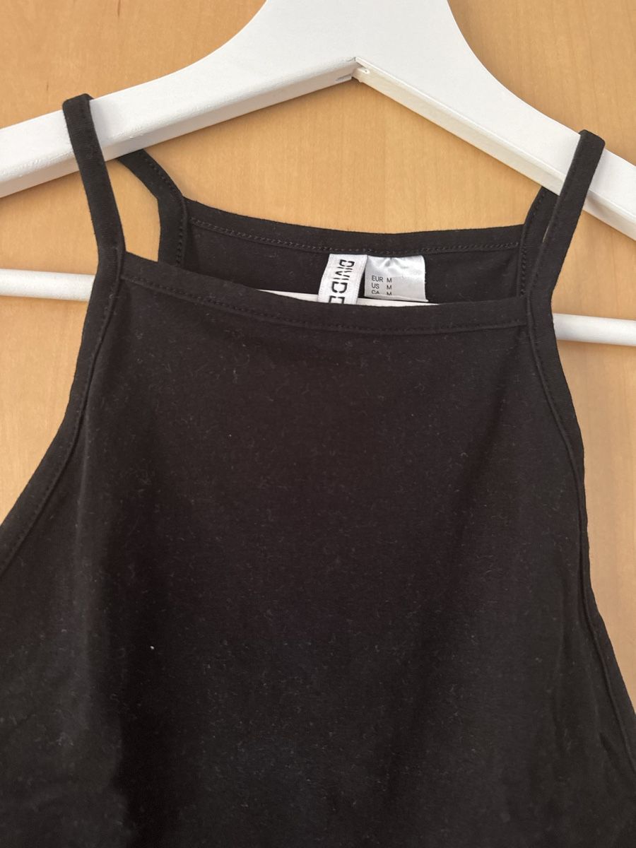 H&M Tops: Basic Top Damen – D'occasion à Wilen (Sarnen) par aninaschwab 1