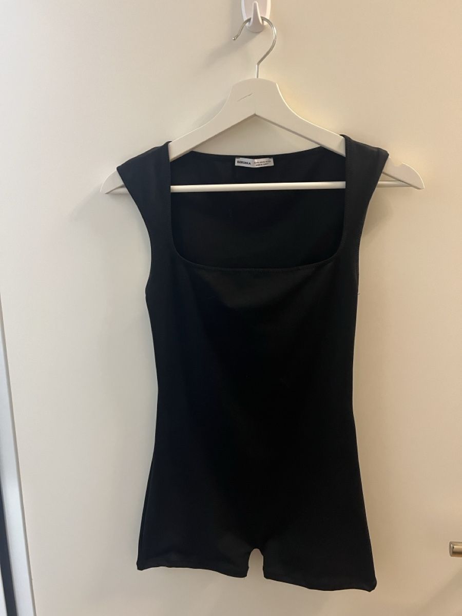 Bershka Top: Stylish Black Bodysuit – Usato da Glattpark(Opfikon) venduto da Seri_pa