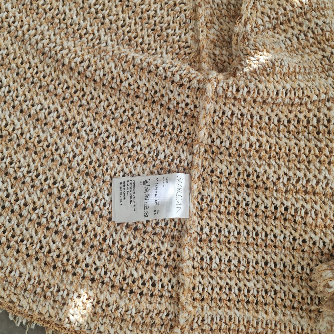 Marc Cain Maglioni & Felpe: Marc Cain Strickjacke beige Grösse N5 – Usato da Fieschertal venduto da dev_529b 1