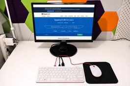 Mini-PC Raspberry Pi 400 4GB + Original Maus – Top Zustand