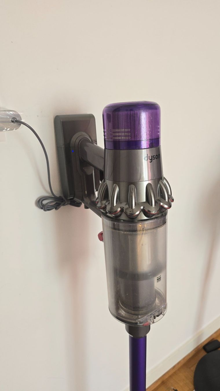 Dyson Aspirateurs & Accessoires: Dyson staubsauger V11 Gebraucht – D'occasion à Wallisellen par theblacksheep 2