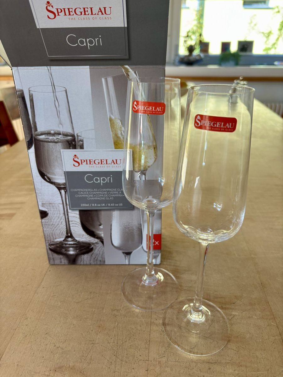 Bicchieri: 2 Champagnergläser neu – Nuovo e nell'imballaggio originale da Thun venduto da Kerolein