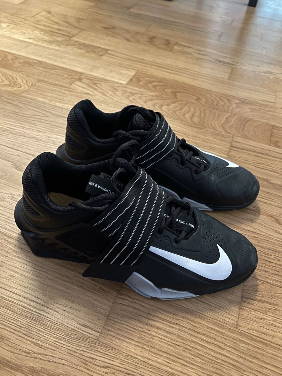 Nike Scarpe da uomo: Nike Gewichtheberschuhe – Usato da Urtenen-Schönbühl venduto da david.elst