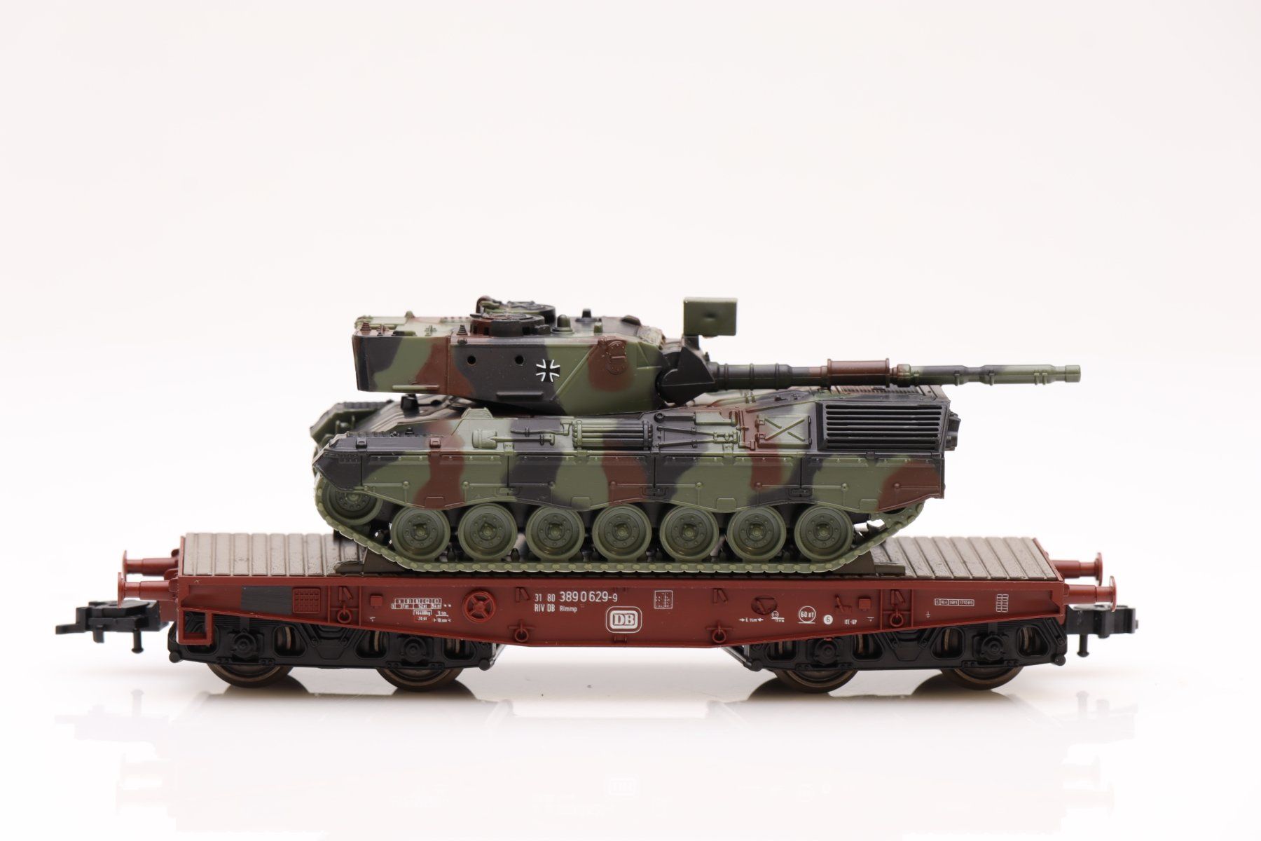 Roco Modellini di ferrovie: Roco 813 Minitanks DB Panzerwagen, H0 – Nuovo (secondo la descrizione) da Ried (Muotathal) venduto da Modellbahn.swiss 2