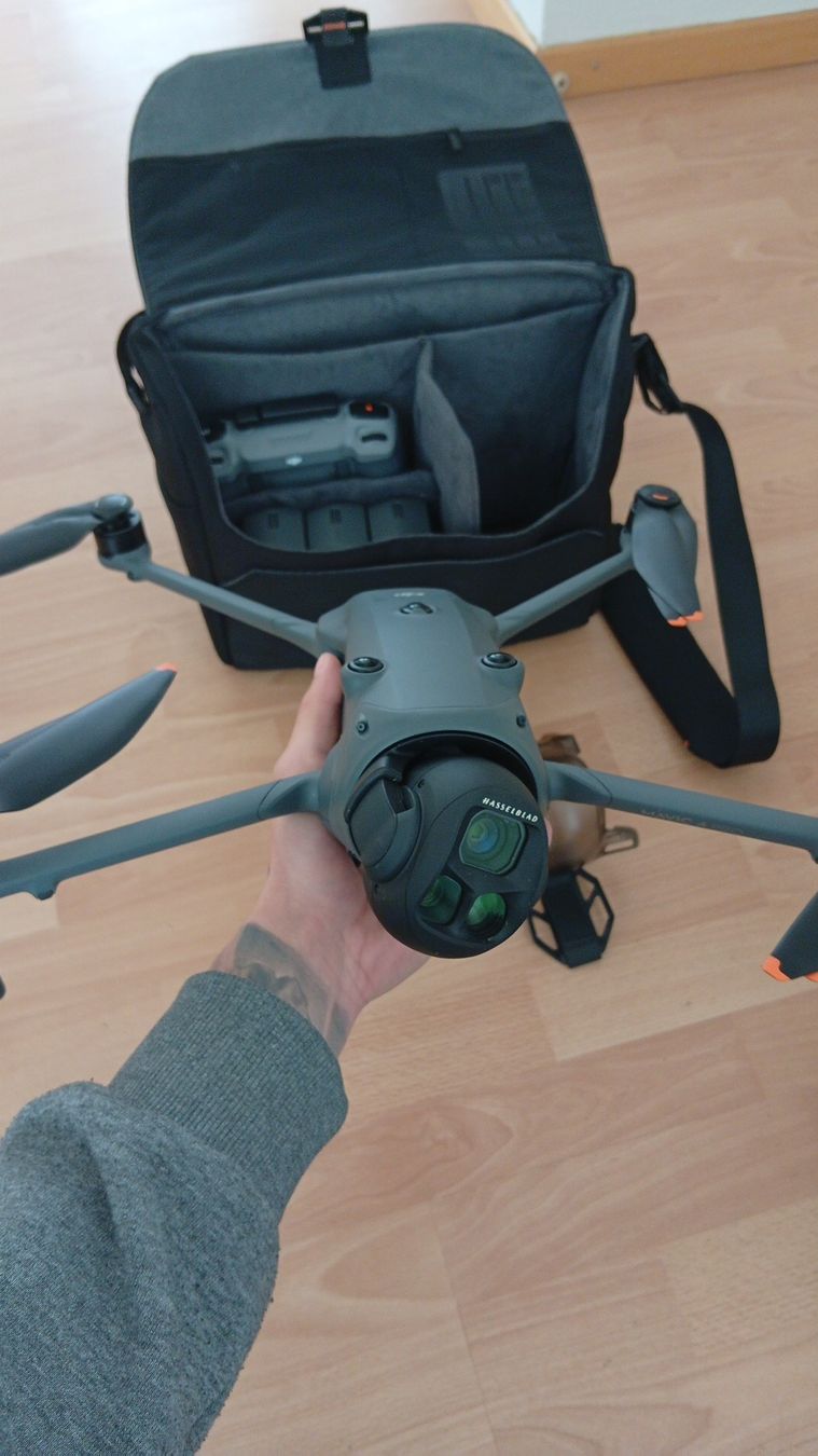 DJI Modellismo RC: dji mavic 4 pro more combo pack – Nuovo e nell'imballaggio originale da Oberengstringen venduto da mor_9wyw 1