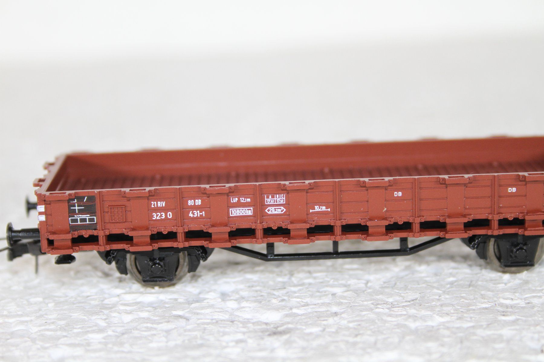 Roco Modelleisenbahnen: Roco DB Niederbordwagen AC Achsen – Gebraucht aus Triesen von gleis8 1