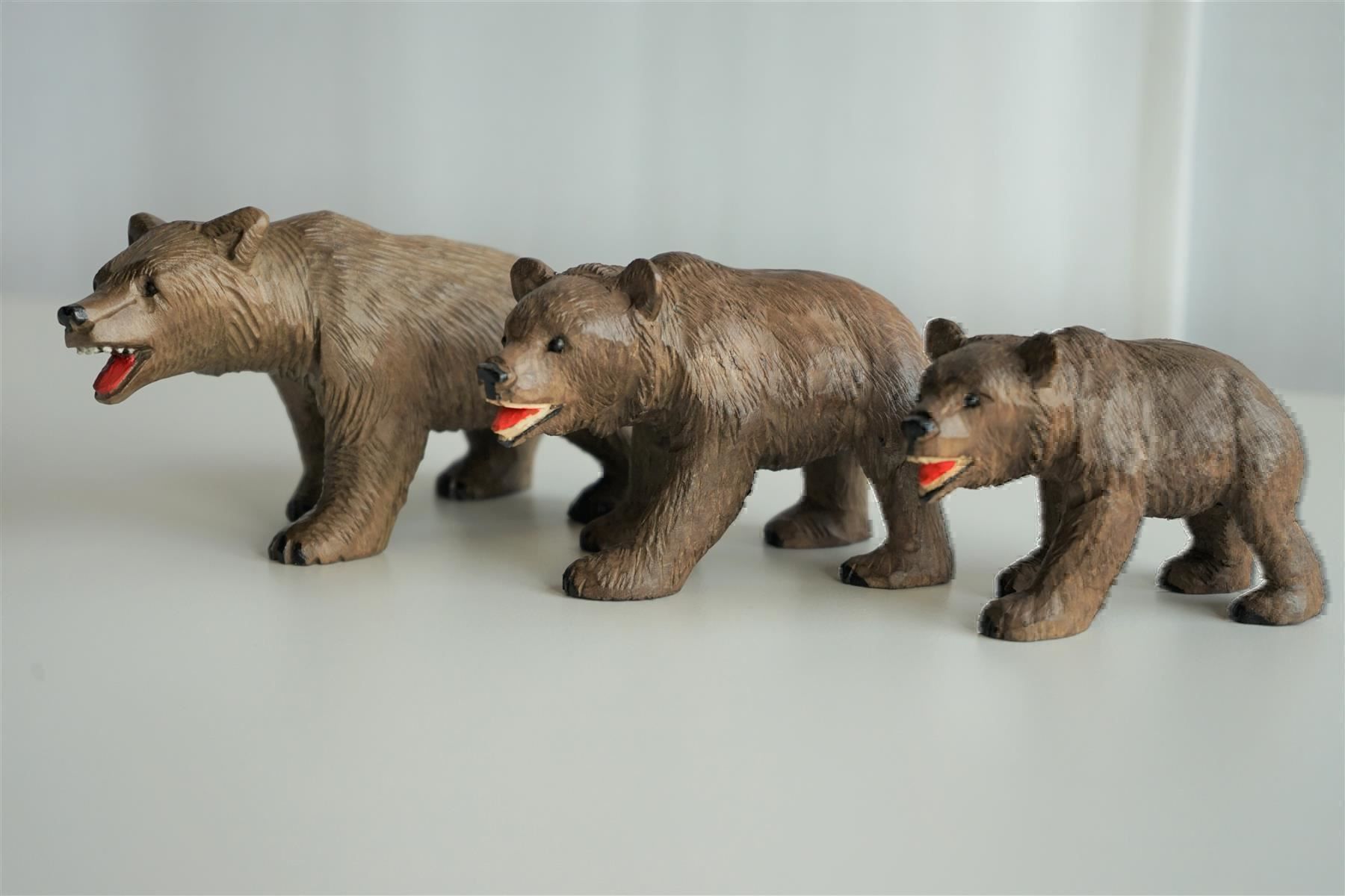 Figuren: 3 Bären, geschnitzt – Gebraucht aus Brienz BE von P.Edelweiss