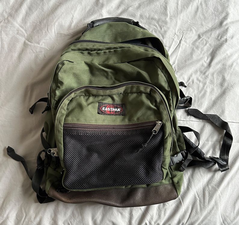 Stabiler Eastpak Rucksack olivegrün mit mehreren Fächern Kaufen auf