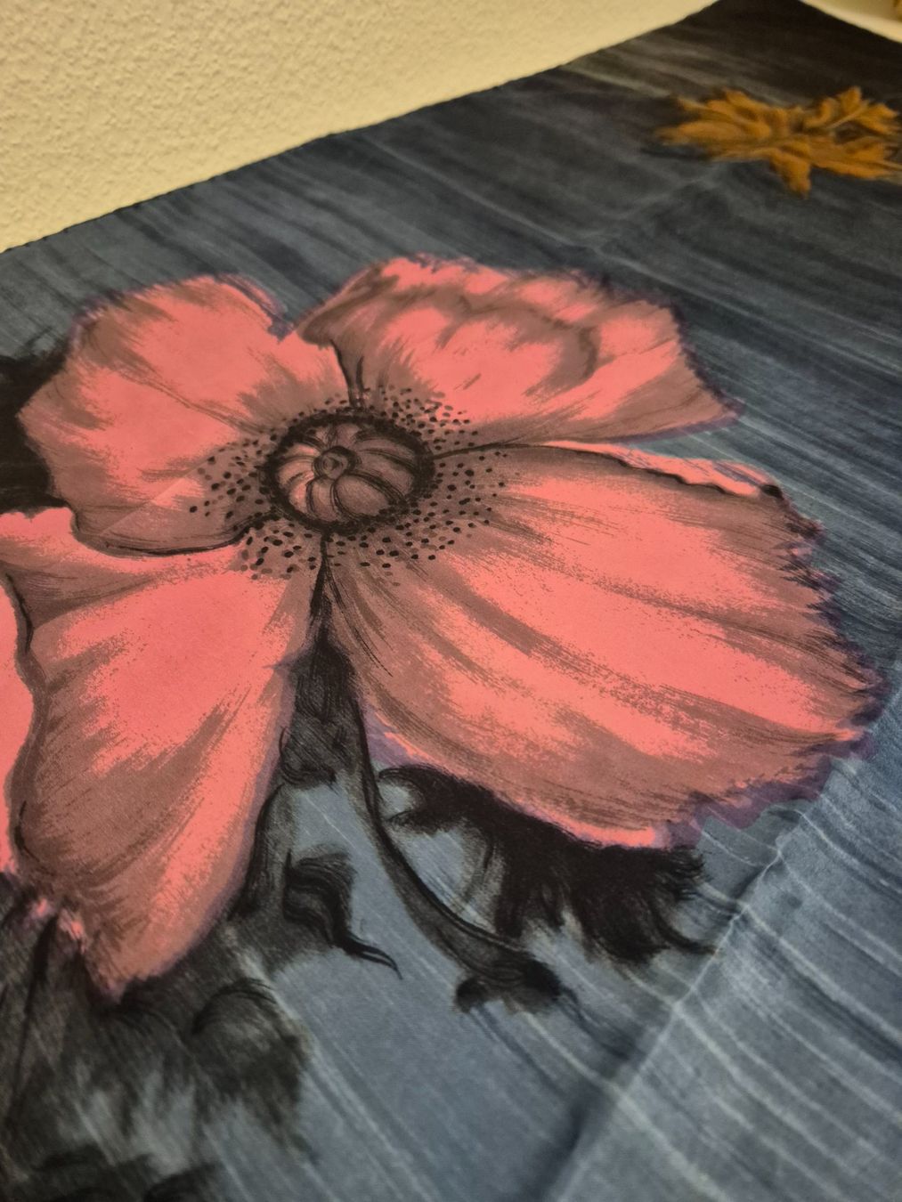 Foulards, Tücher & Schals: Seidenschal mit Blumenmuster – Gebraucht aus Niederhasli von mybluefish 1