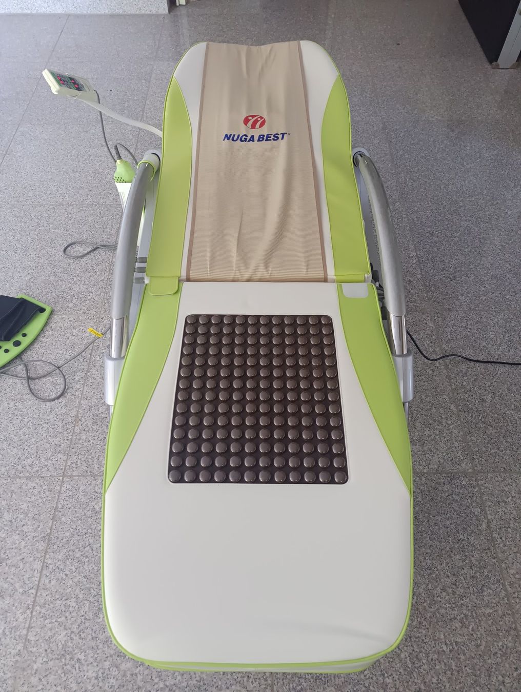 Dispositivi per massaggi: Nuga Best Massageliege – Usato da Diessenhofen venduto da Sesqui