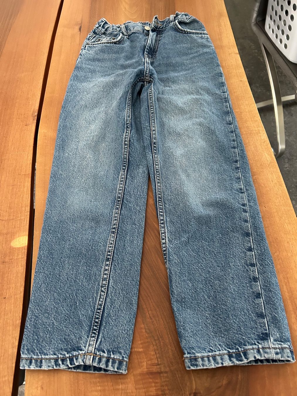 Zara Pantaloni: Gut erhaltene Jeans Gr. 152 – Usato da Schötz venduto da chousan