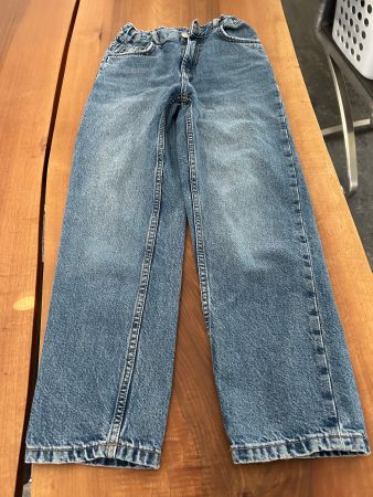 Gut erhaltene Jeans Gr. 152
