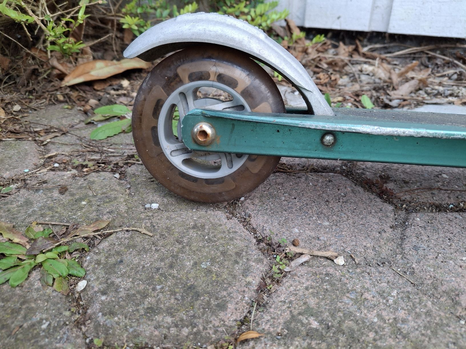 Micro Fahrzeuge für Kinder: Micro Tretroller, gebrauchter Zustand – Gebraucht aus Cham von Girasol3 3