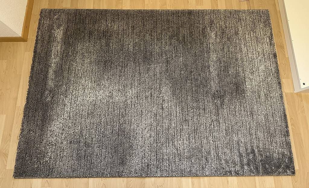 Livique Tapis: Teppich anthrazit - 195x133 – D'occasion à Bremgarten b. Bern par DominiqueGilgen