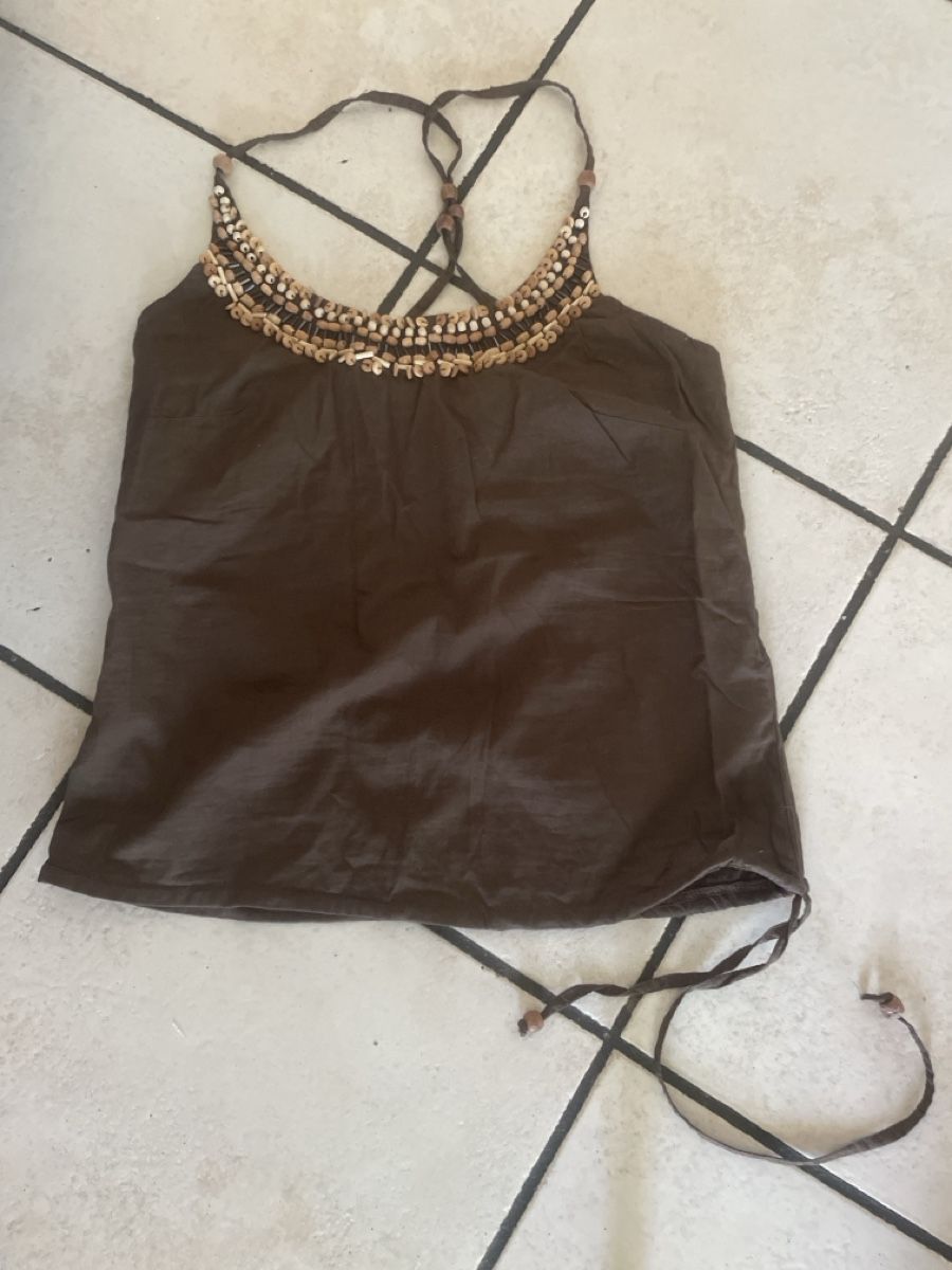 Only Top: Damen Top braun Gr. 36 Only mit Holz Perlen – Nuovo (secondo la descrizione) da Obergerlafingen venduto da cabo4