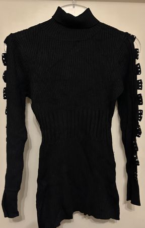 ***raffinierter leichter Pulli mit Arm-Einblick mit Strass**