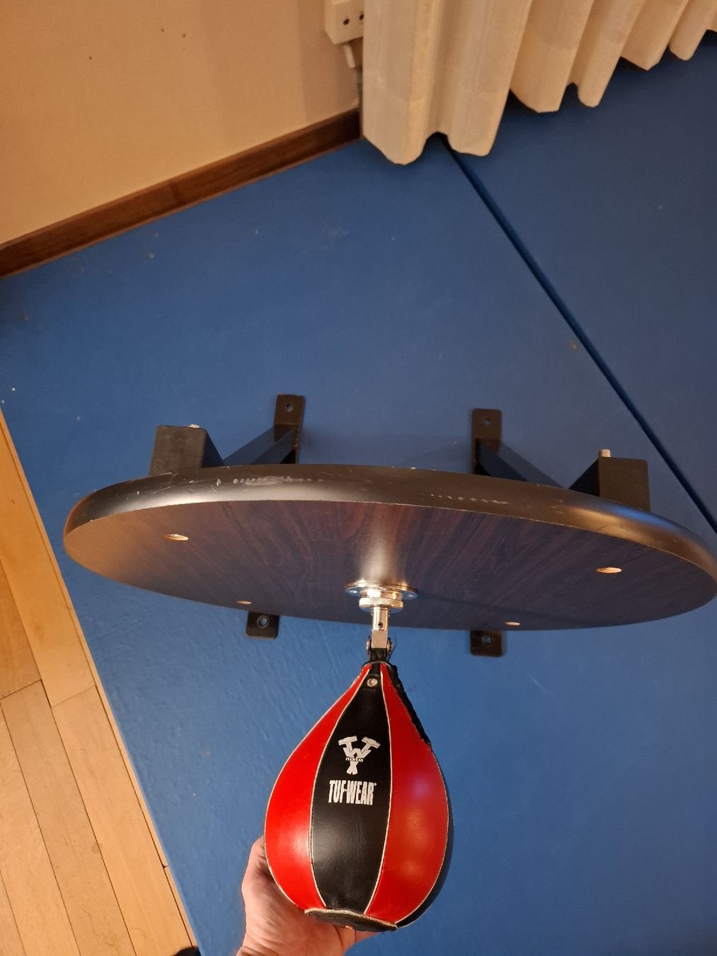Sacchi da boxe: Plateforme murale pour speed ball avec poire de boxe – Usato da Le Locle venduto da Maria.222 4
