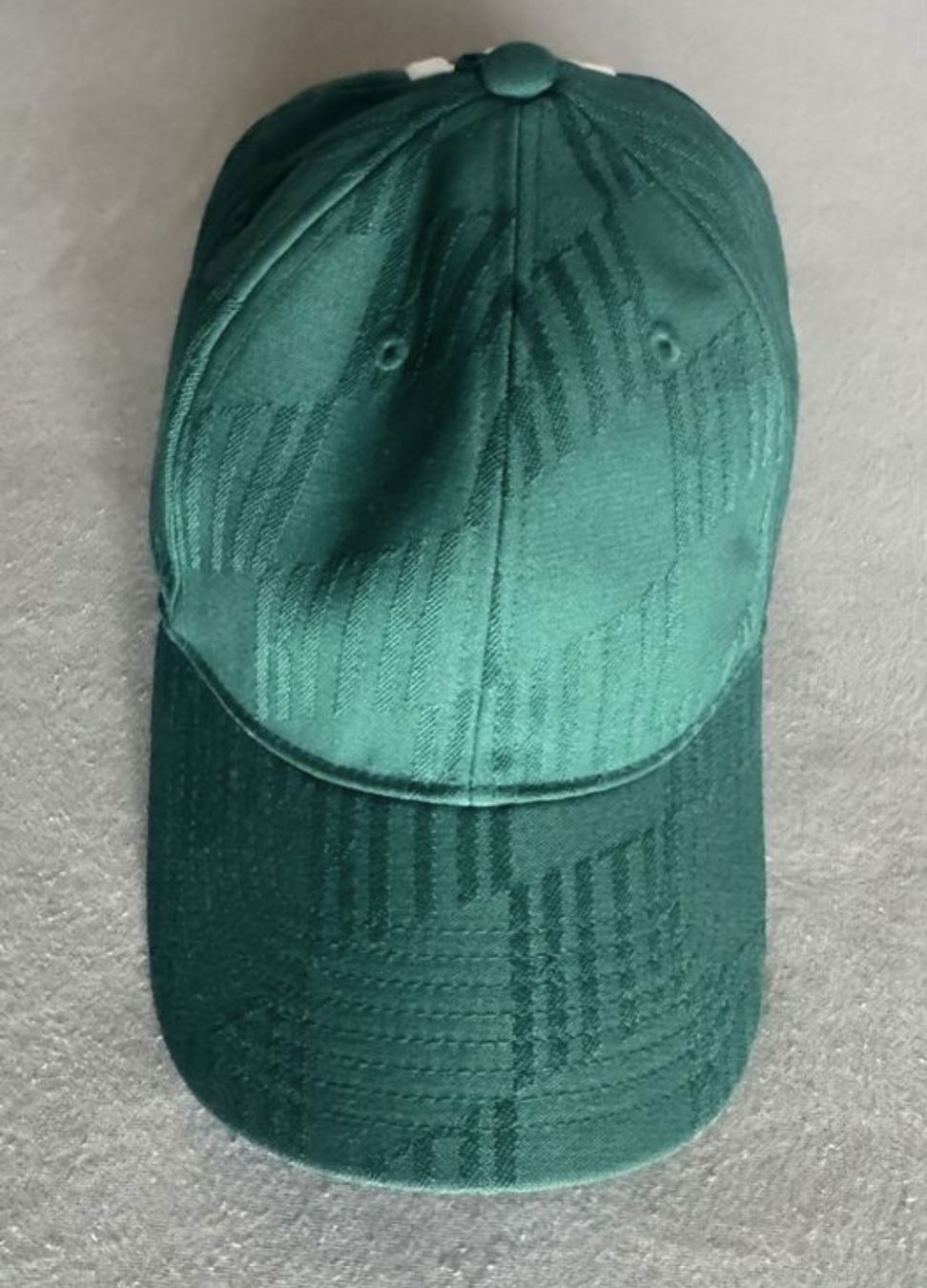 Autres vêtements & accessoires: ADIDAS CAPE NEU – Neuf (Voir description) à Bremgarten b. Bern par jan_6tnr 1