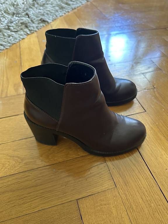 Chaussures femmes: Boots Bordeaux Farbe Gr. 39 – D'occasion à Zürich par bit_kjw5 1