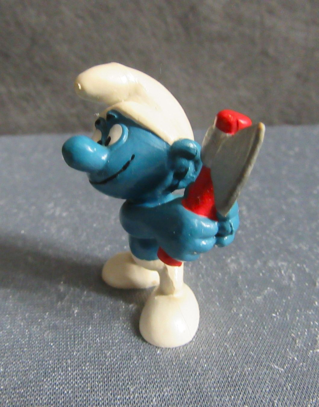 Statuette: Schlumpf - mit Axt - Bully - ab CHF 4.00 – Usato da Auenstein venduto da Padabimbim 2