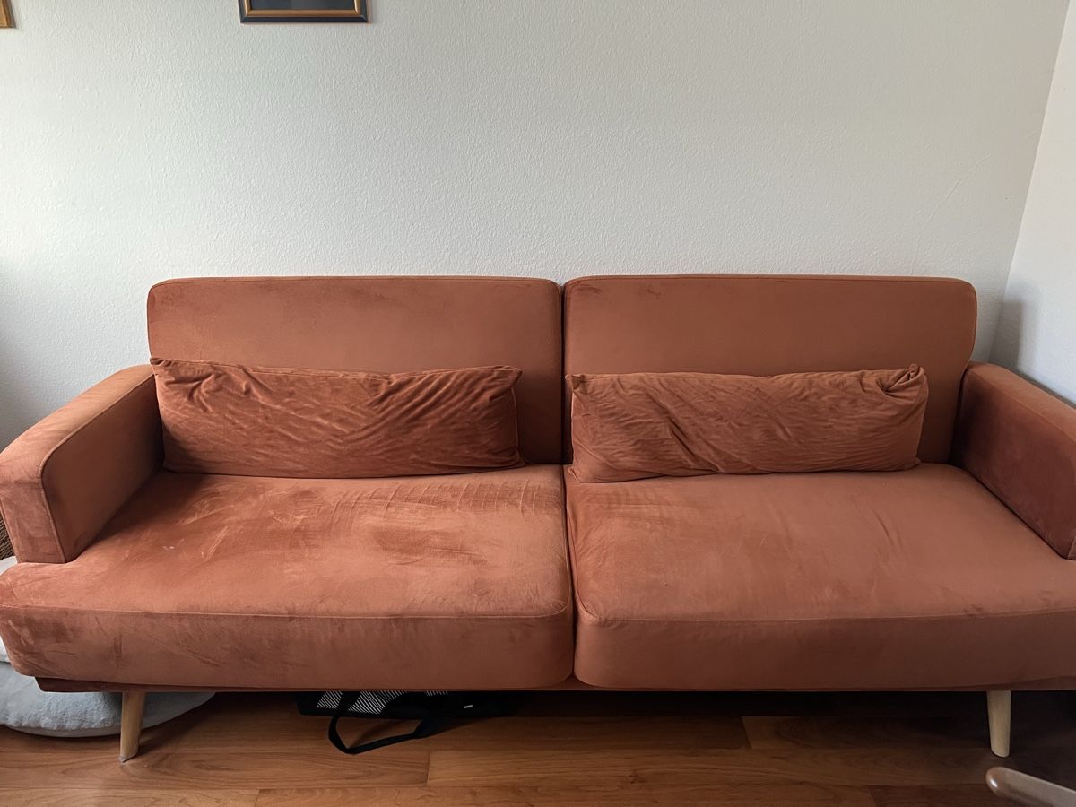 Sofas: Cozy Sofa in velvet  – Gebraucht aus Basel von rug_7r5p